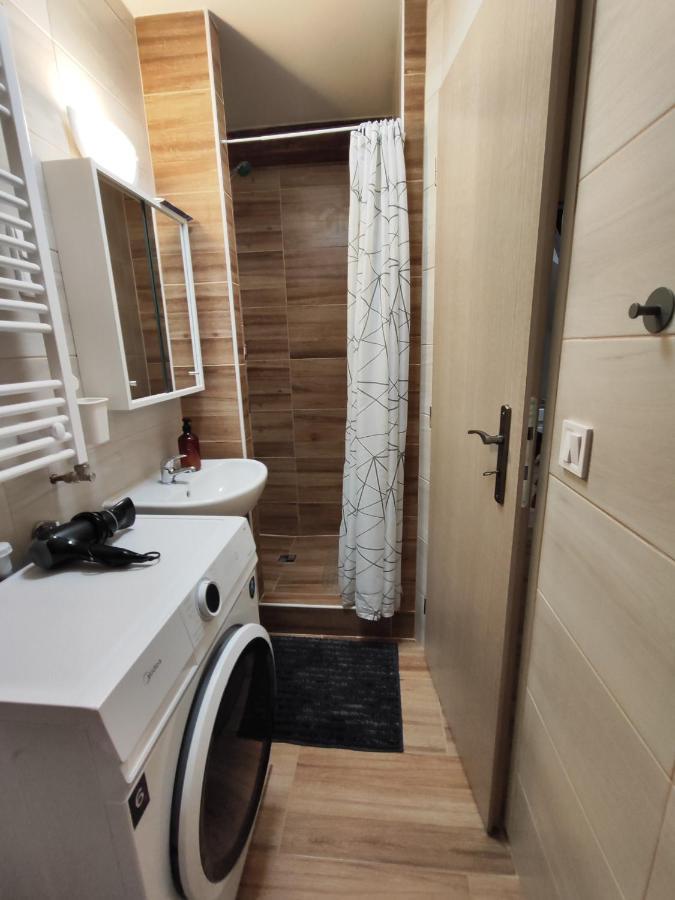 Appartement Kralovak à Králŭv Dvŭr Extérieur photo