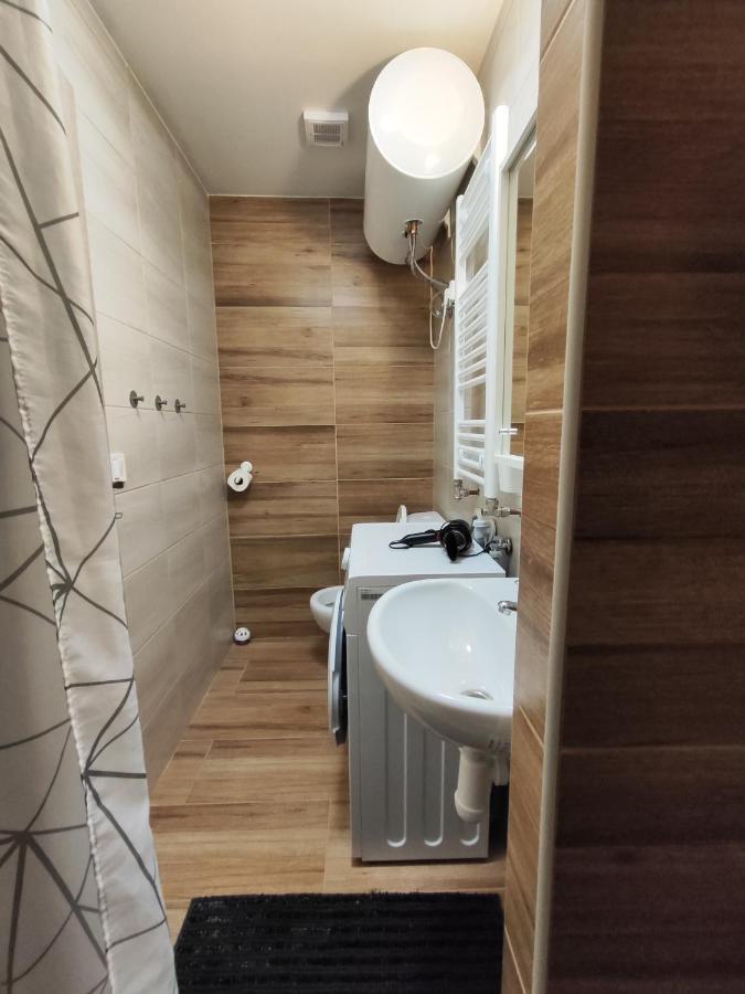 Appartement Kralovak à Králŭv Dvŭr Extérieur photo