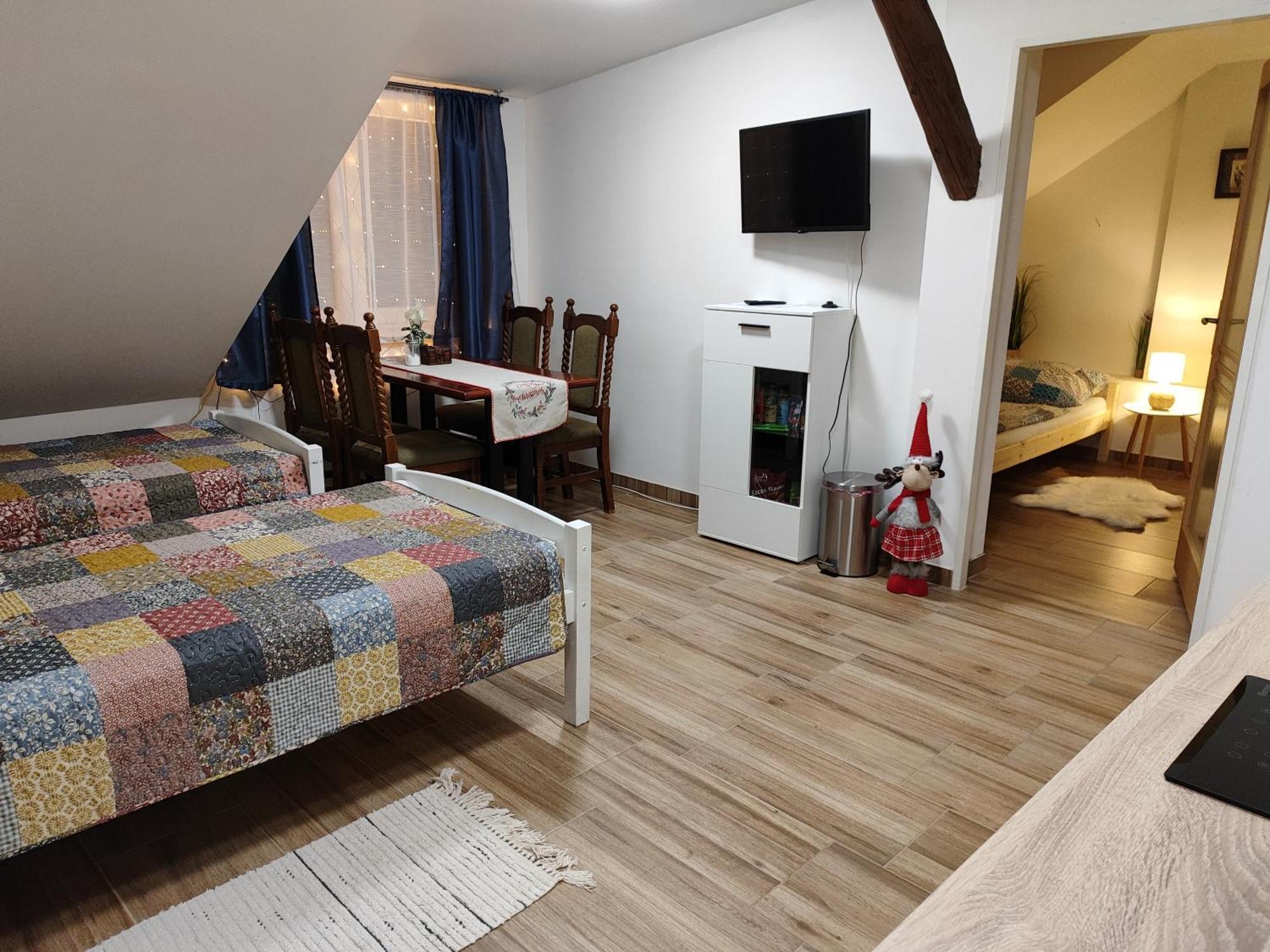 Appartement Kralovak à Králŭv Dvŭr Extérieur photo