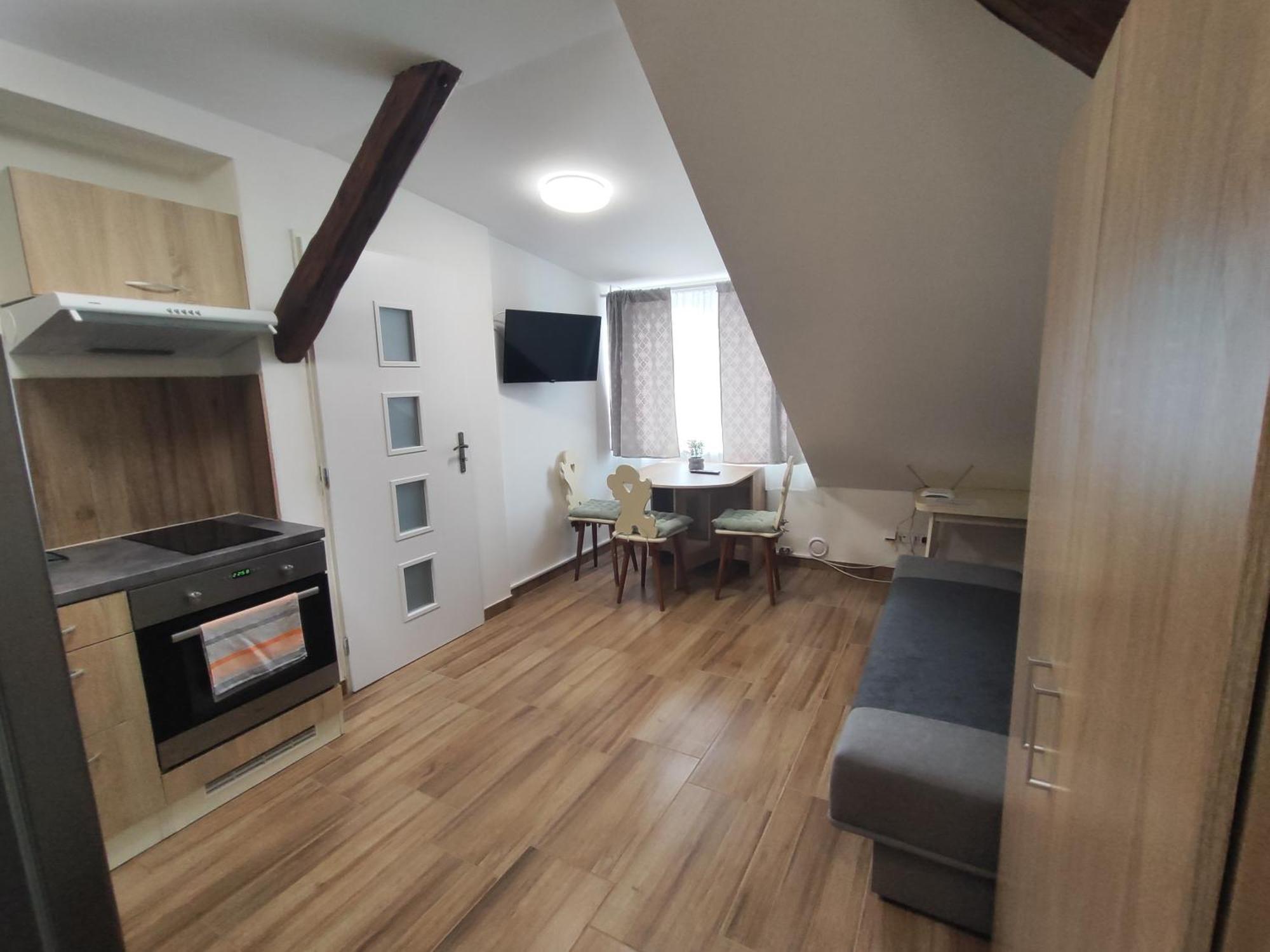 Appartement Kralovak à Králŭv Dvŭr Extérieur photo