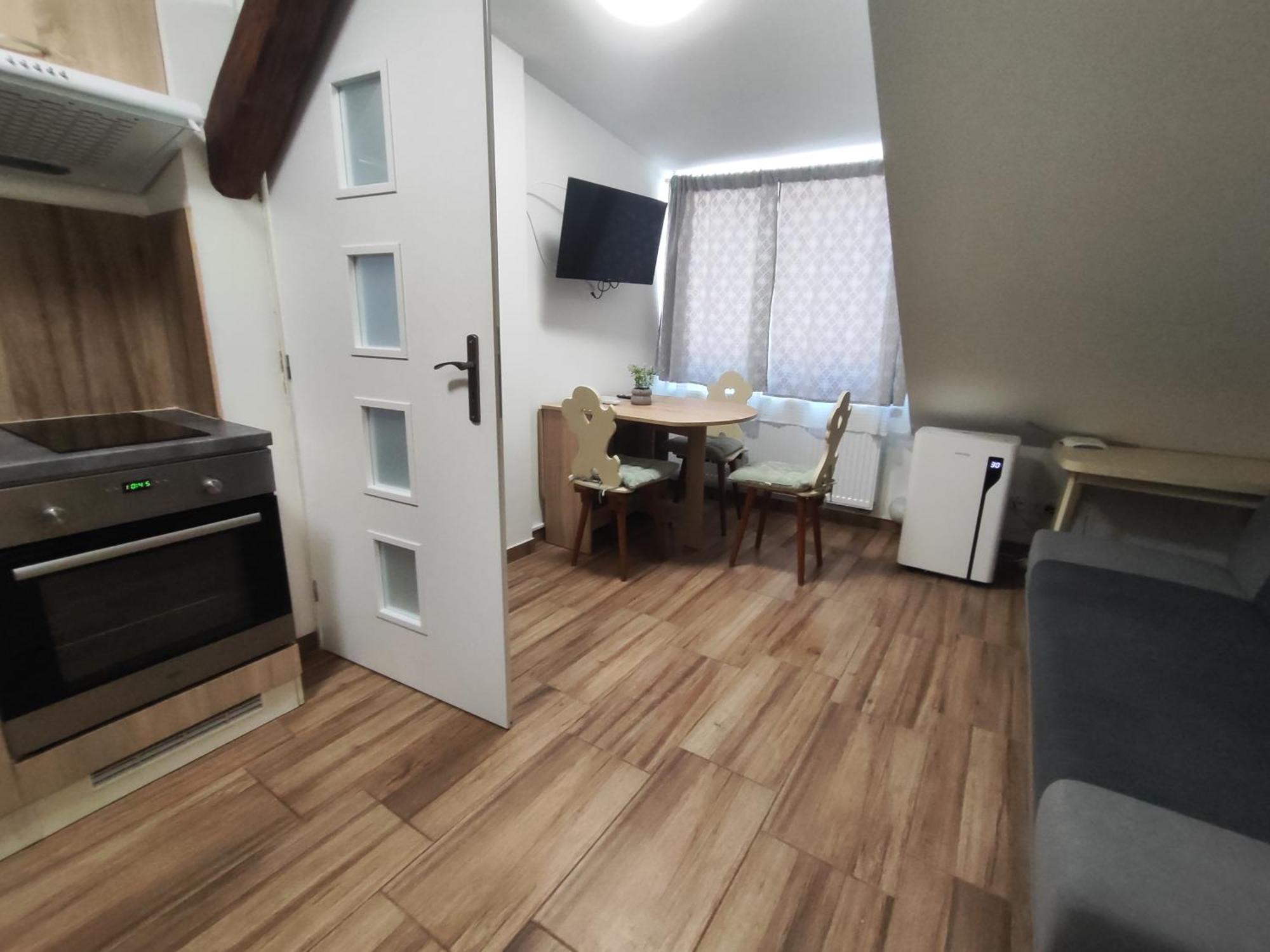 Appartement Kralovak à Králŭv Dvŭr Extérieur photo
